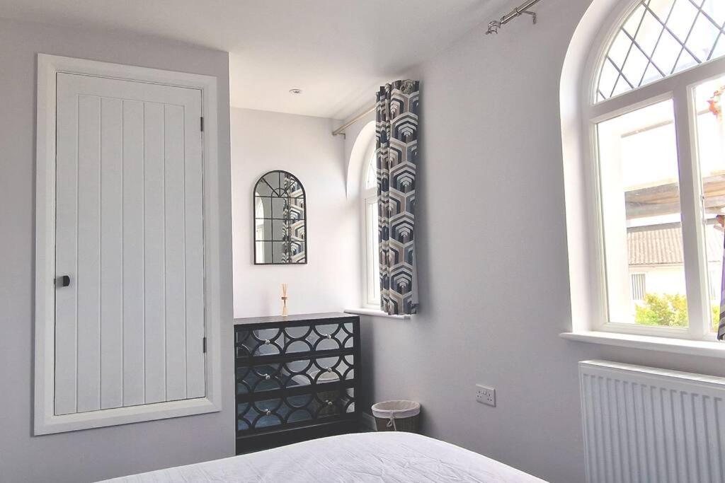 Sea View Luxury 5 Star Cottage Near Milford Marina Милфорд-Хейвен Экстерьер фото